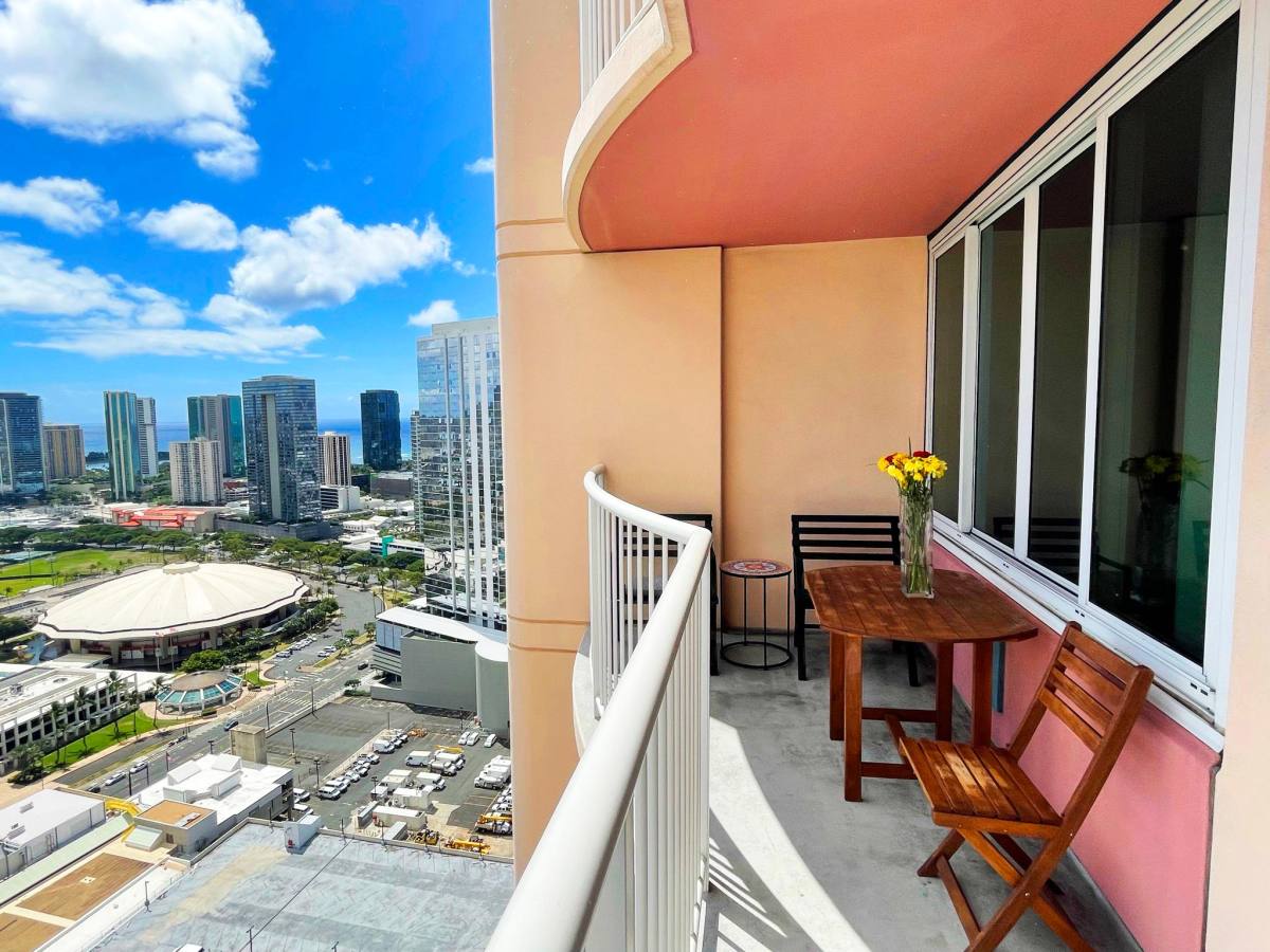 Apartment for rent at Kapio Kinau Ward, 801 S King St #3710, Honolulu, HI 96813