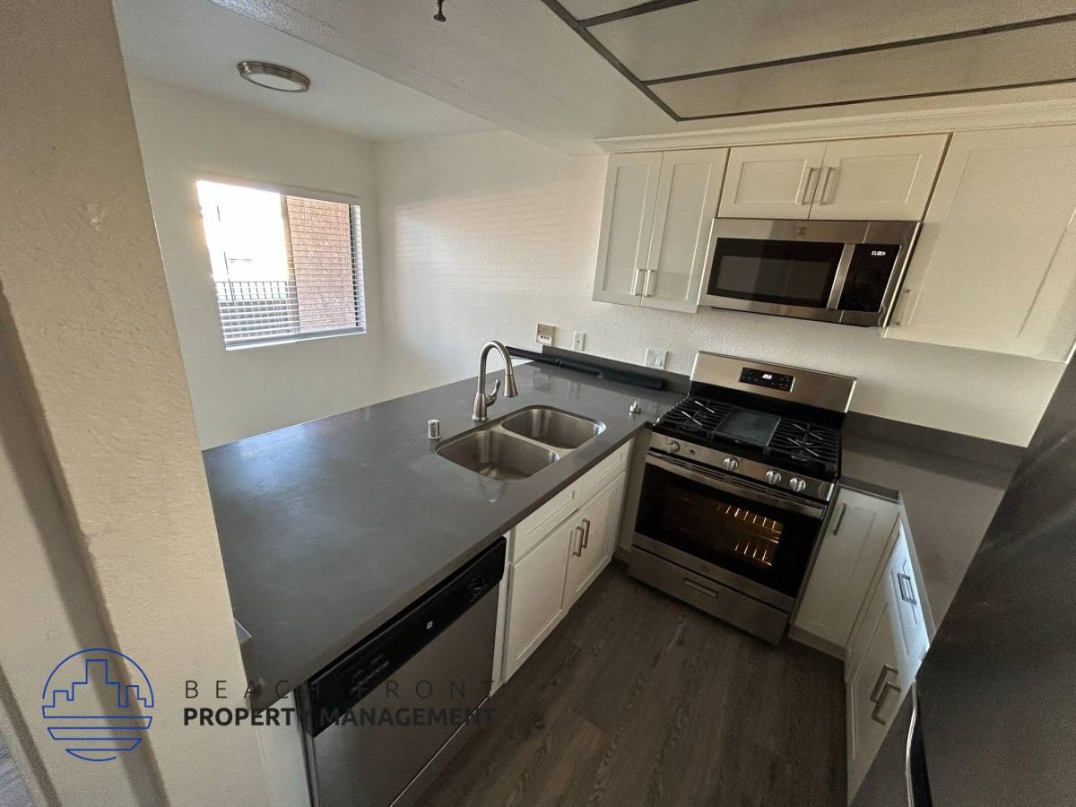 Apartment for rent at 12617 Eucalyptus Ave #9, Hawthorne, CA 90250