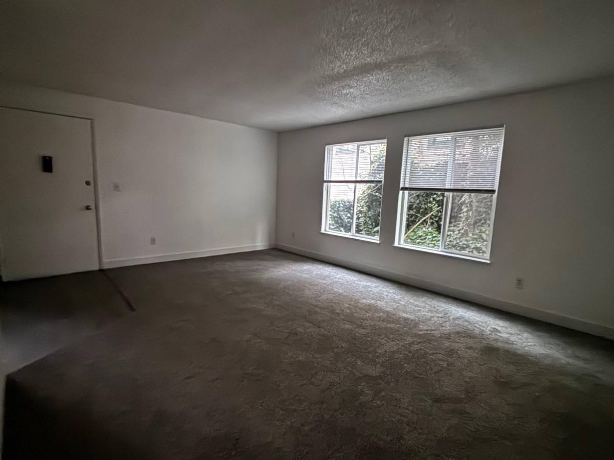 Apartment for rent at Oak Knoll, 3547 SE Milwaukie Ave, Portland, OR 97202