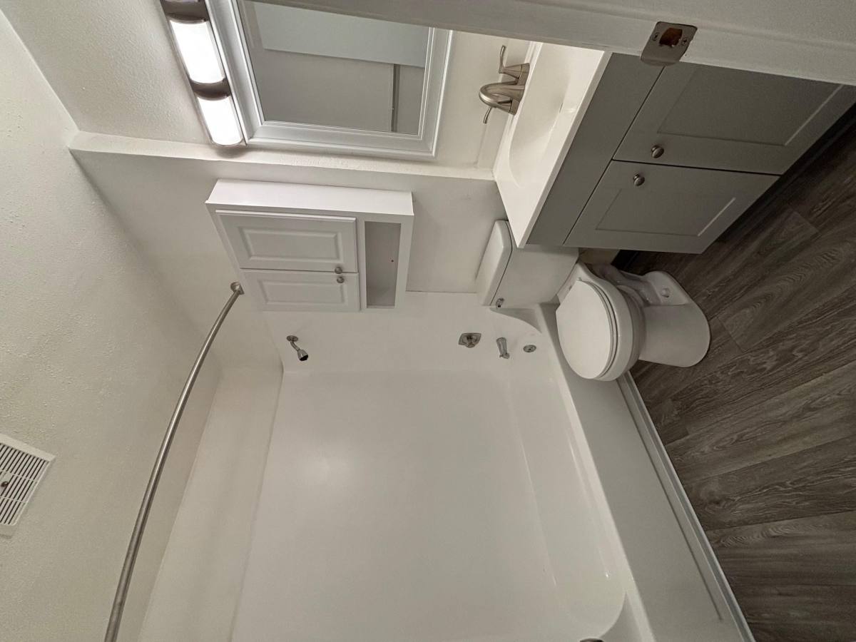 Apartment for rent at Oak Knoll, 3547 SE Milwaukie Ave, Portland, OR 97202