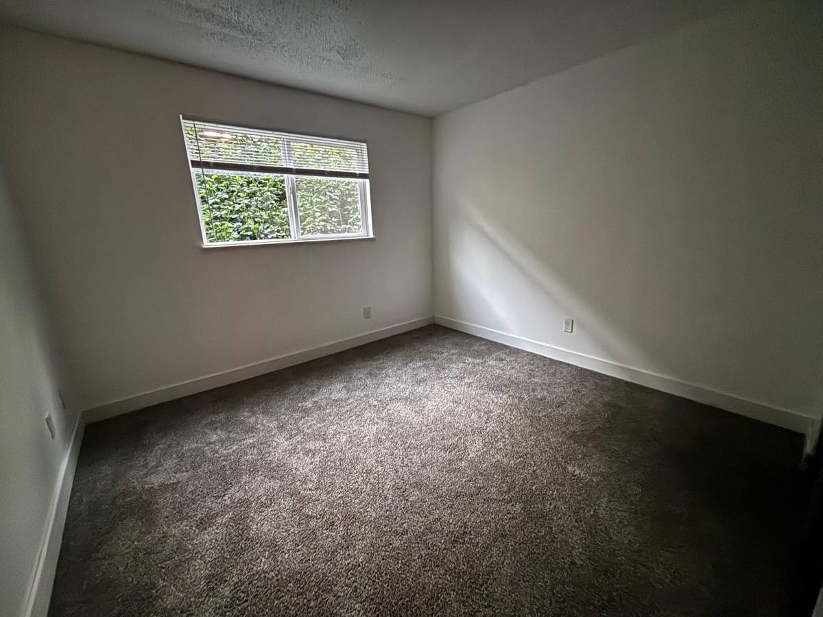 Apartment for rent at Oak Knoll, 3547 SE Milwaukie Ave, Portland, OR 97202