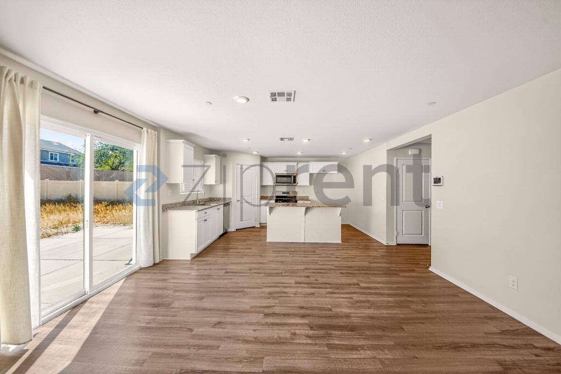 House for rent at 4364 Ave J6, Lancaster, CA 93536