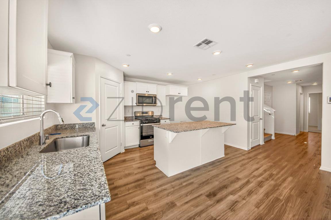 House for rent at 4364 Ave J6, Lancaster, CA 93536