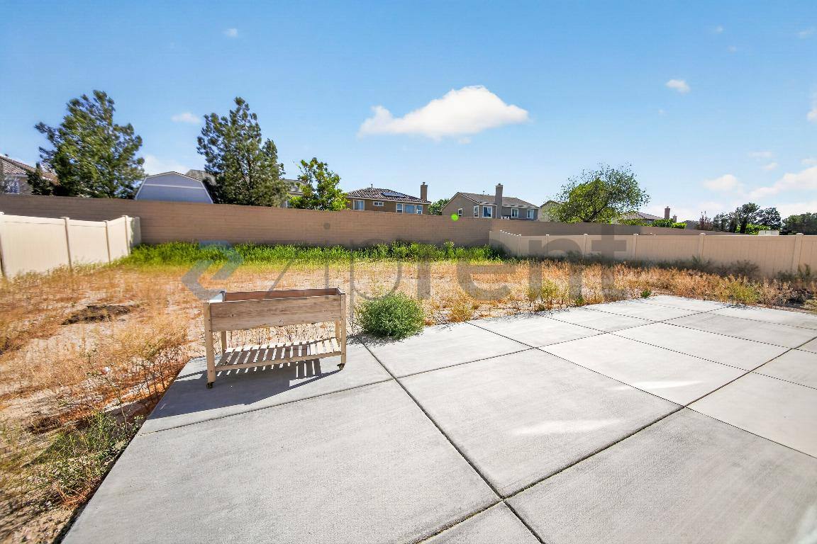 House for rent at 4364 Ave J6, Lancaster, CA 93536