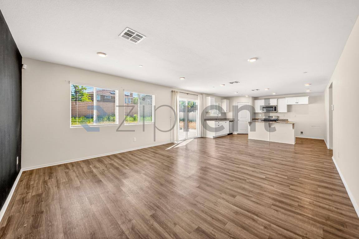 House for rent at 4364 Ave J6, Lancaster, CA 93536