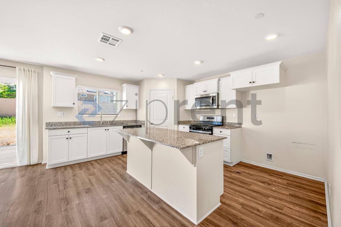 House for rent at 4364 Ave J6, Lancaster, CA 93536