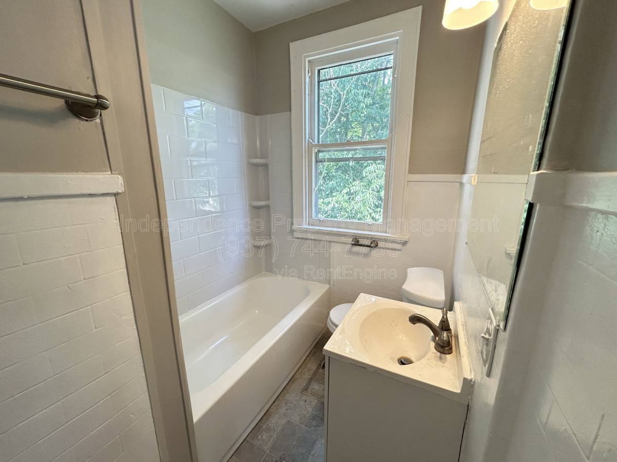 Apartment for rent at 5563 Bosworth Place #2, Cincinnati, OH 45212