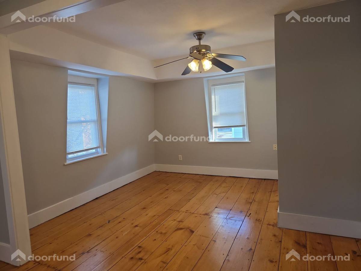 Apartment for rent at 17 Wachusett St #3, Worcester, MA 01609
