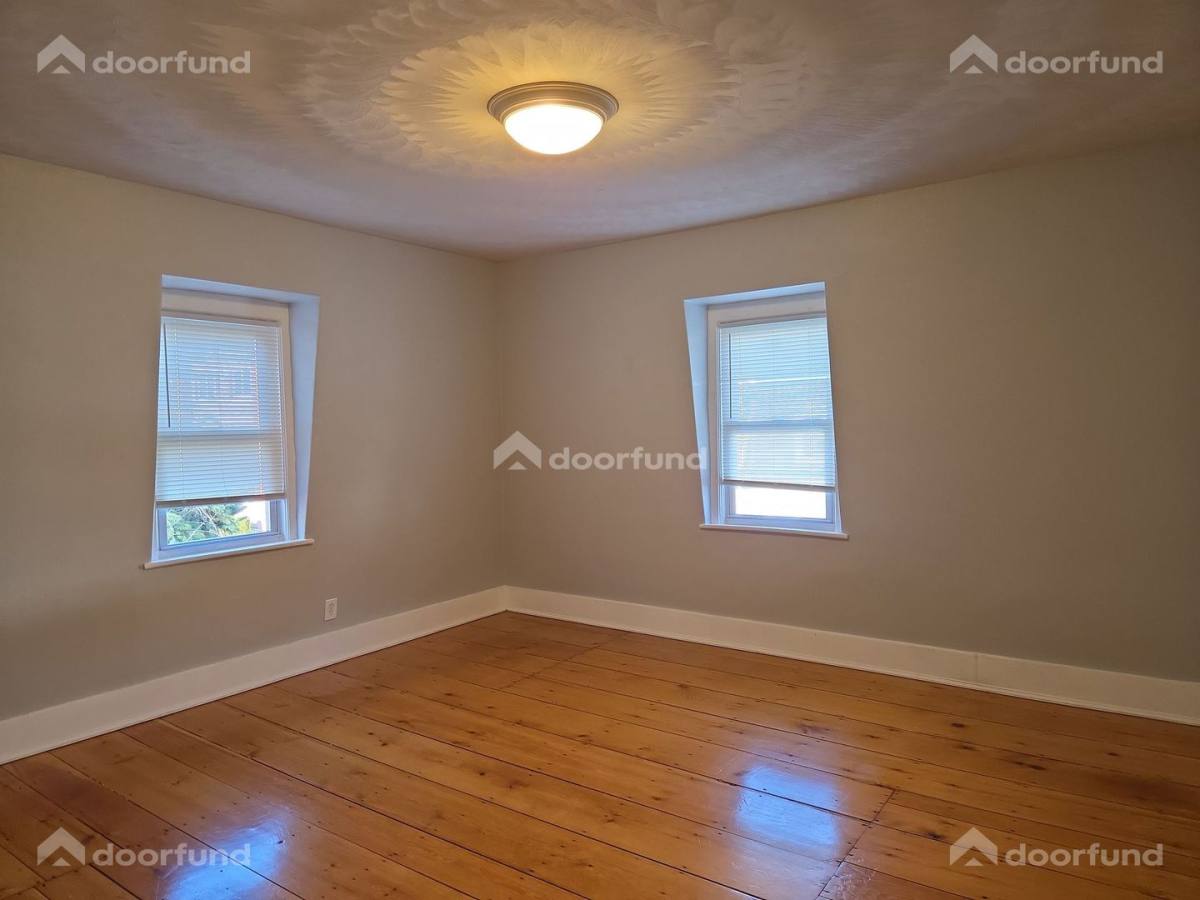 Apartment for rent at 17 Wachusett St #3, Worcester, MA 01609