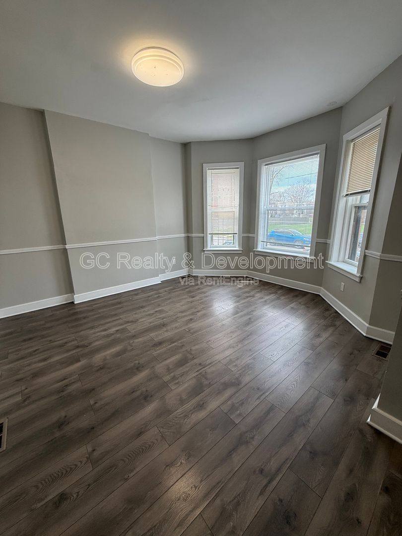 Condo for rent at 6401 S Eberhart Ave #6403 -1, Chicago, IL 60637