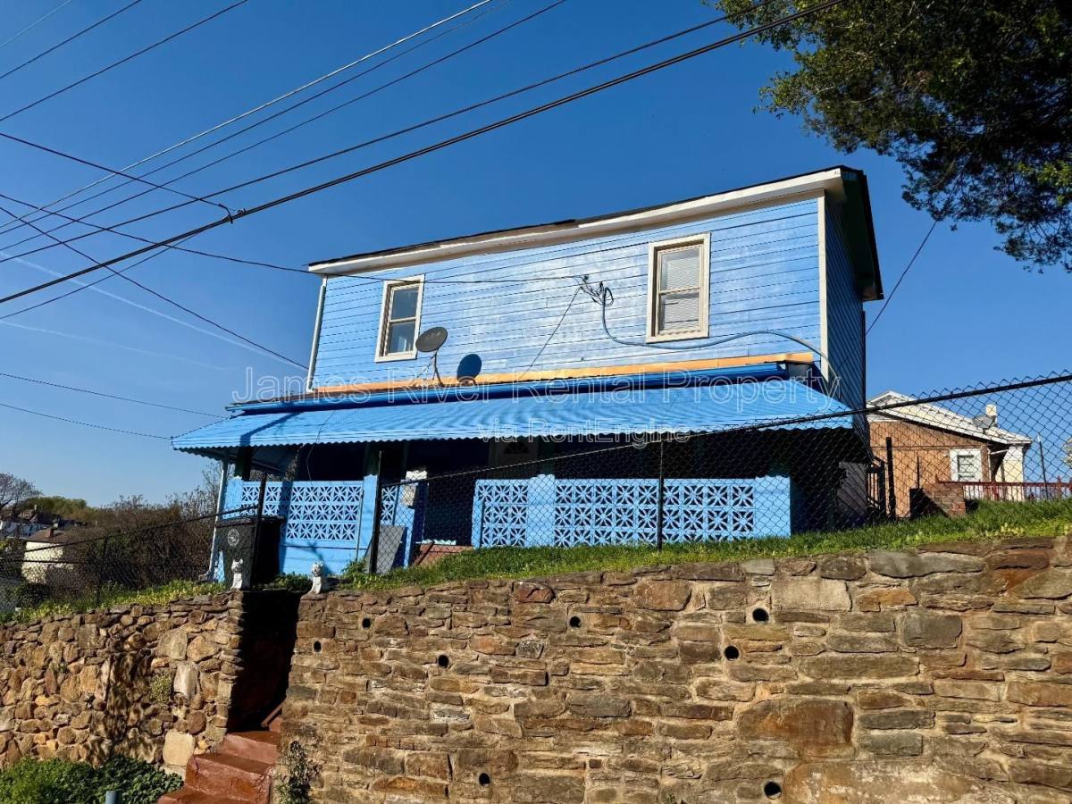 Apartment for rent at 900 Polk St #A, Lynchburg, VA 24504