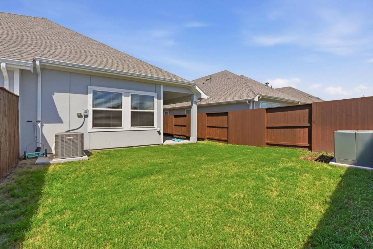 House for rent at 10035 Crescendo Way, Rosharon, TX 77583