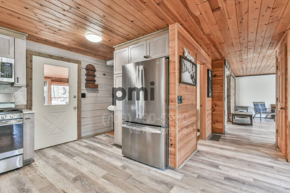 House for rent at 230 Silver Maple Lane, Rabun Gap, GA 30568