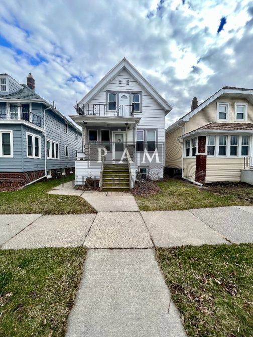 Apartment for rent at 3727 E Squire Ave, Cudahy, WI 53110