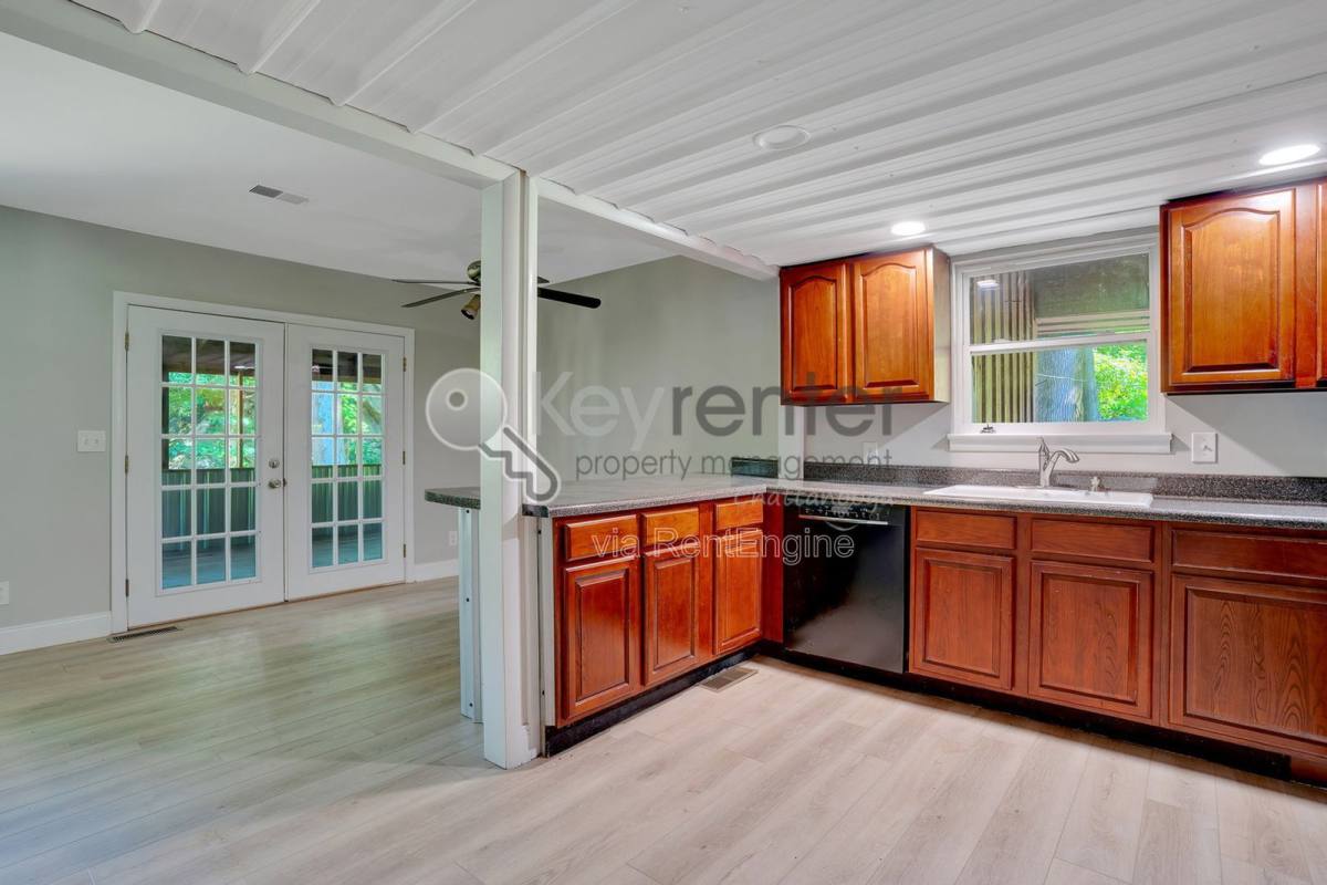 Apartment for rent at 1461 Palisades Rd, Signal Mountain, TN 37377