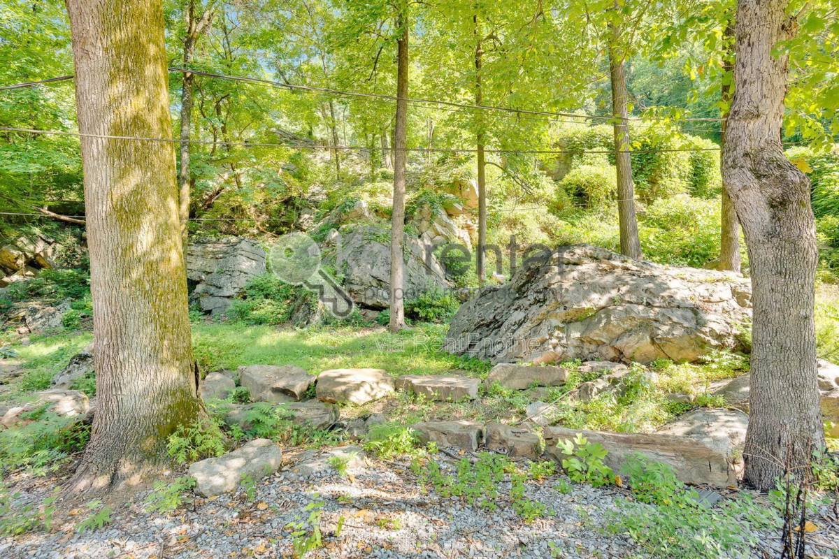 Apartment for rent at 1461 Palisades Rd, Signal Mountain, TN 37377