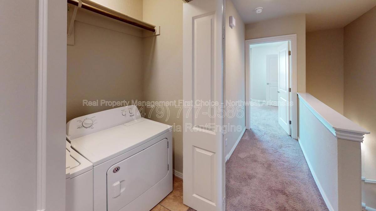 Townhouse for rent at 2711 W Shasta Rd, Rogers, AR 72758