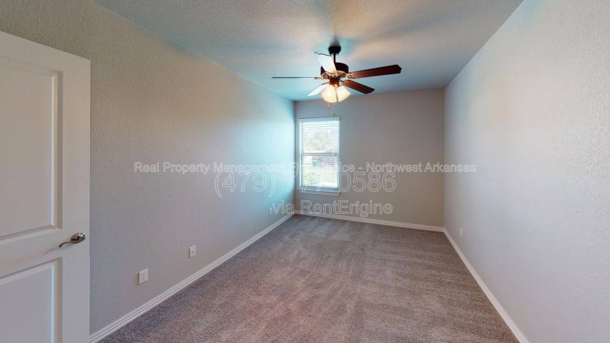 Townhouse for rent at 2711 W Shasta Rd, Rogers, AR 72758