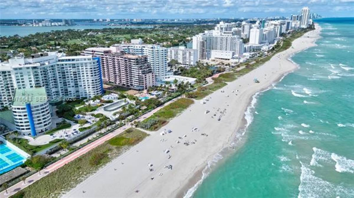 Apartment for rent at 5161 Collins Ave, Miami Beach, FL 33140