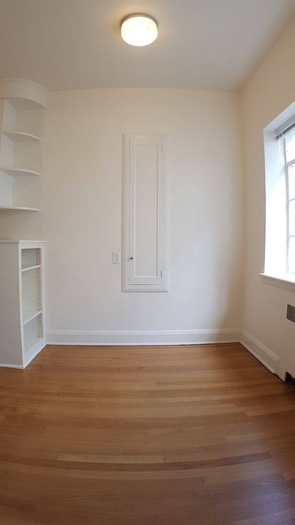 Apartment for rent at 1975 NW Everett St, Portland, OR 97209