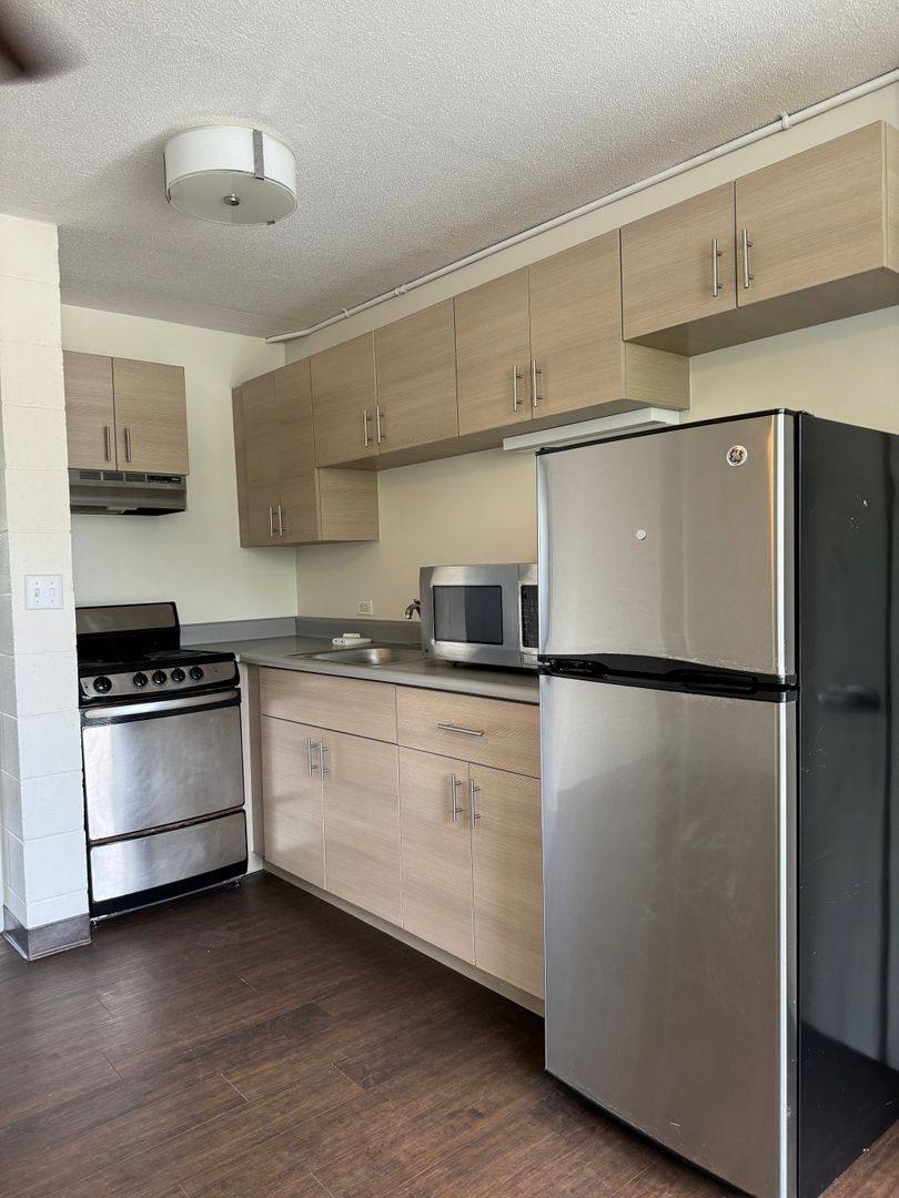 Apartment for rent at 2715 Kolo Place, Honolulu, HI 96826