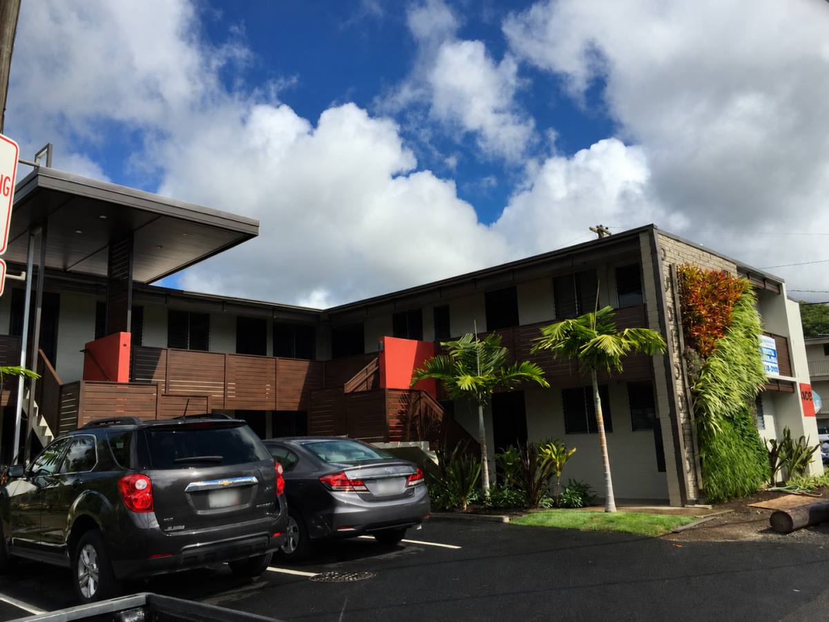 Apartment for rent at 2715 Kolo Place, Honolulu, HI 96826