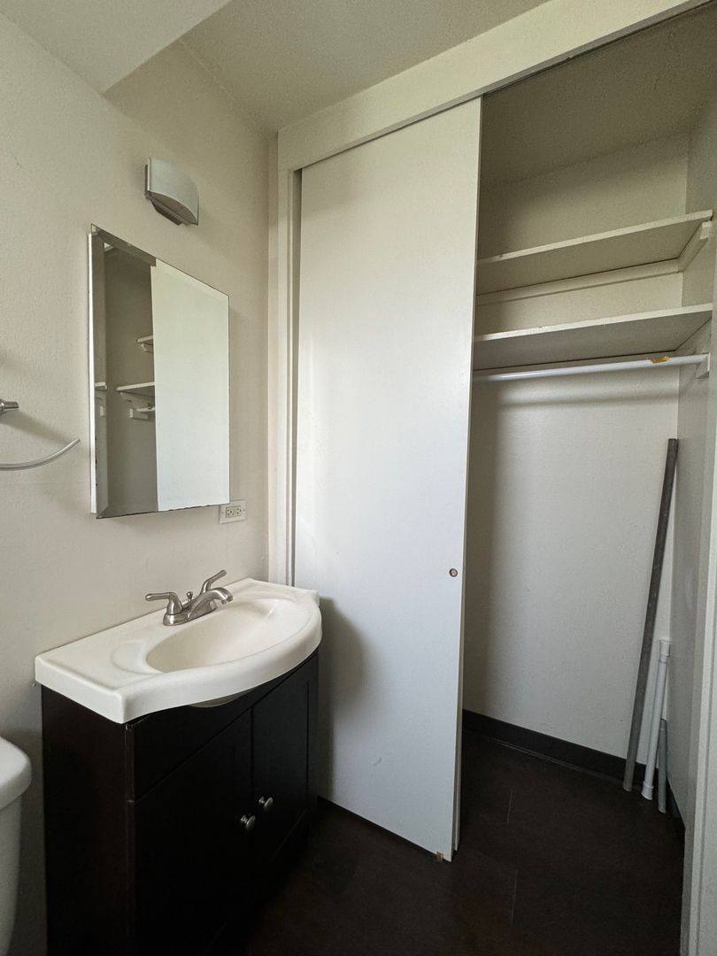 Apartment for rent at 2715 Kolo Place, Honolulu, HI 96826