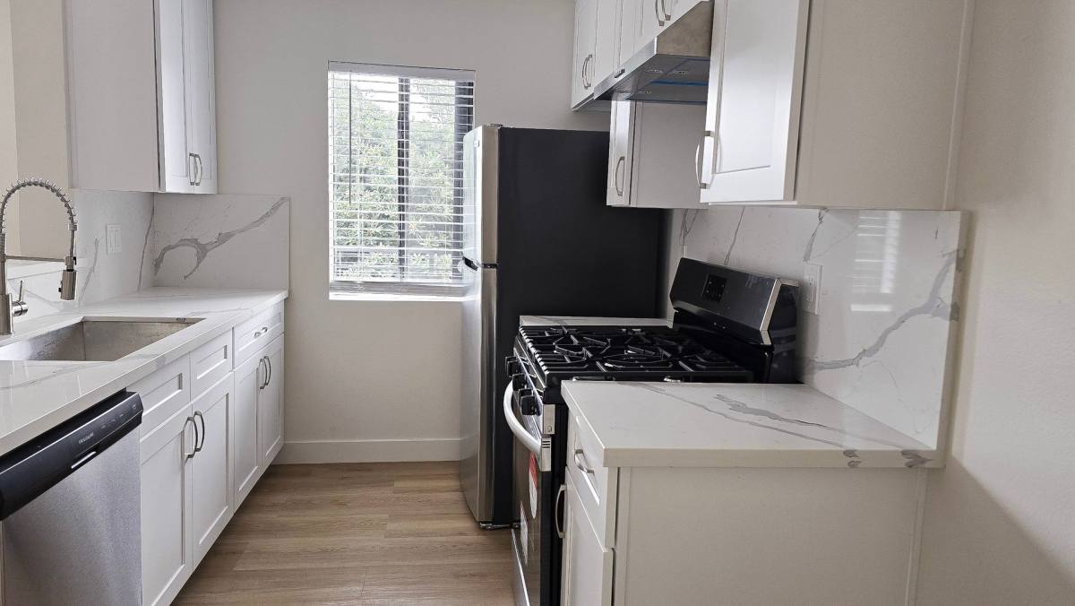 Apartment for rent at 3910 E 11th St, Long Beach, CA 90804