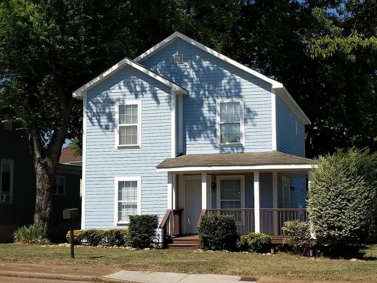 House for rent at 1705 Bailey Ave, Chattanooga, TN 37404