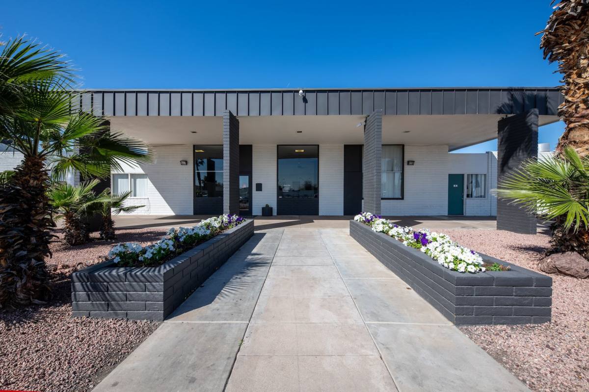 Apartment for rent at 2028 W Indian School Rd, Phoenix, AZ 85015