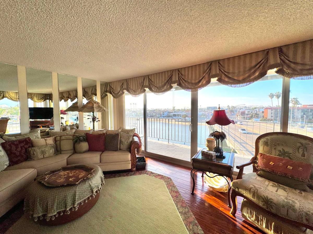 Apartment for rent at 5400 The Toledo, Long Beach, CA 90803