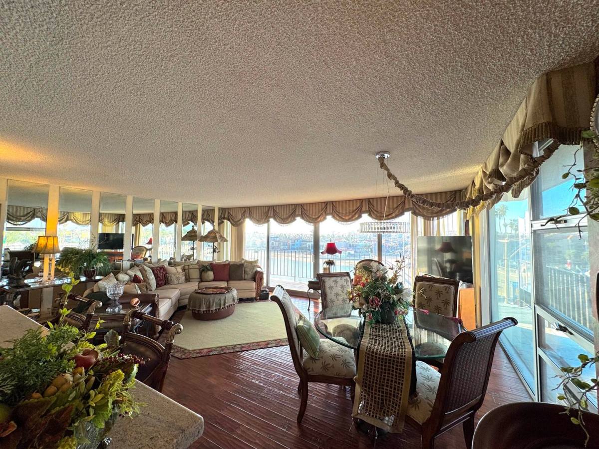 Apartment for rent at 5400 The Toledo, Long Beach, CA 90803
