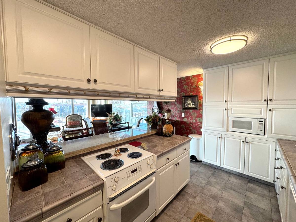 Apartment for rent at 5400 The Toledo, Long Beach, CA 90803
