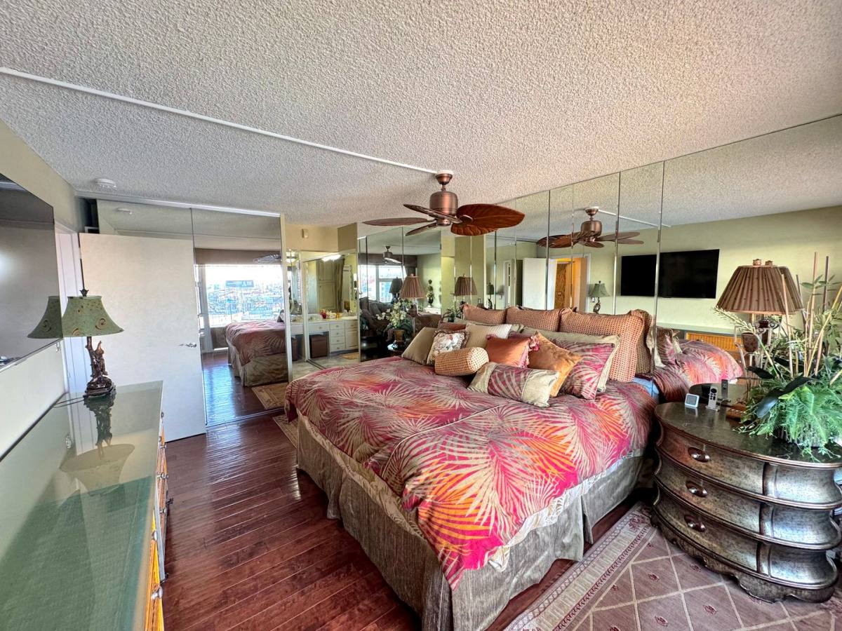 Apartment for rent at 5400 The Toledo, Long Beach, CA 90803