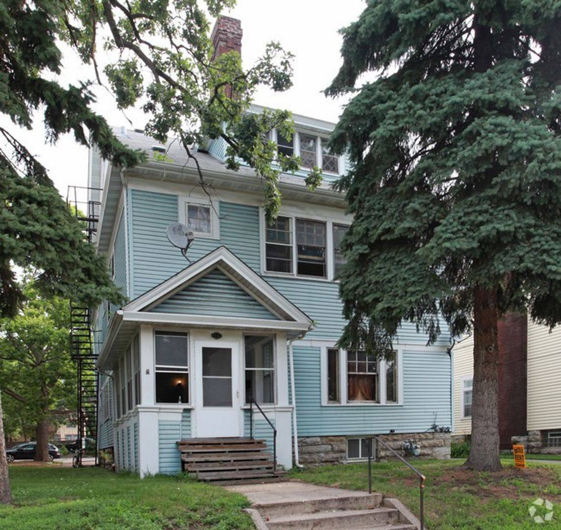 Apartment for rent at 1111 4th St SE, Minneapolis, MN 55414