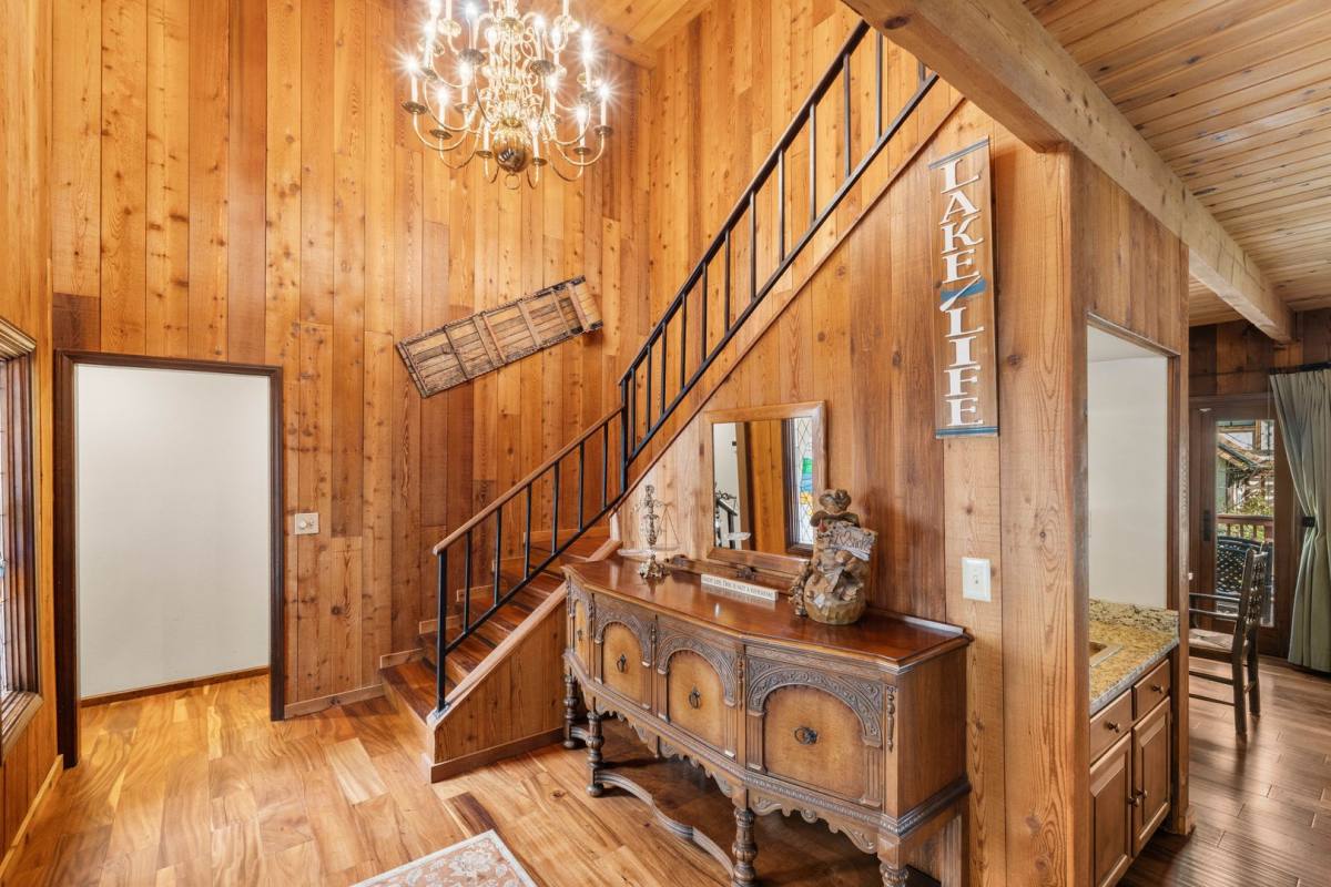 House for rent at 887 Talisman Lane, Lake Arrowhead, CA 92352