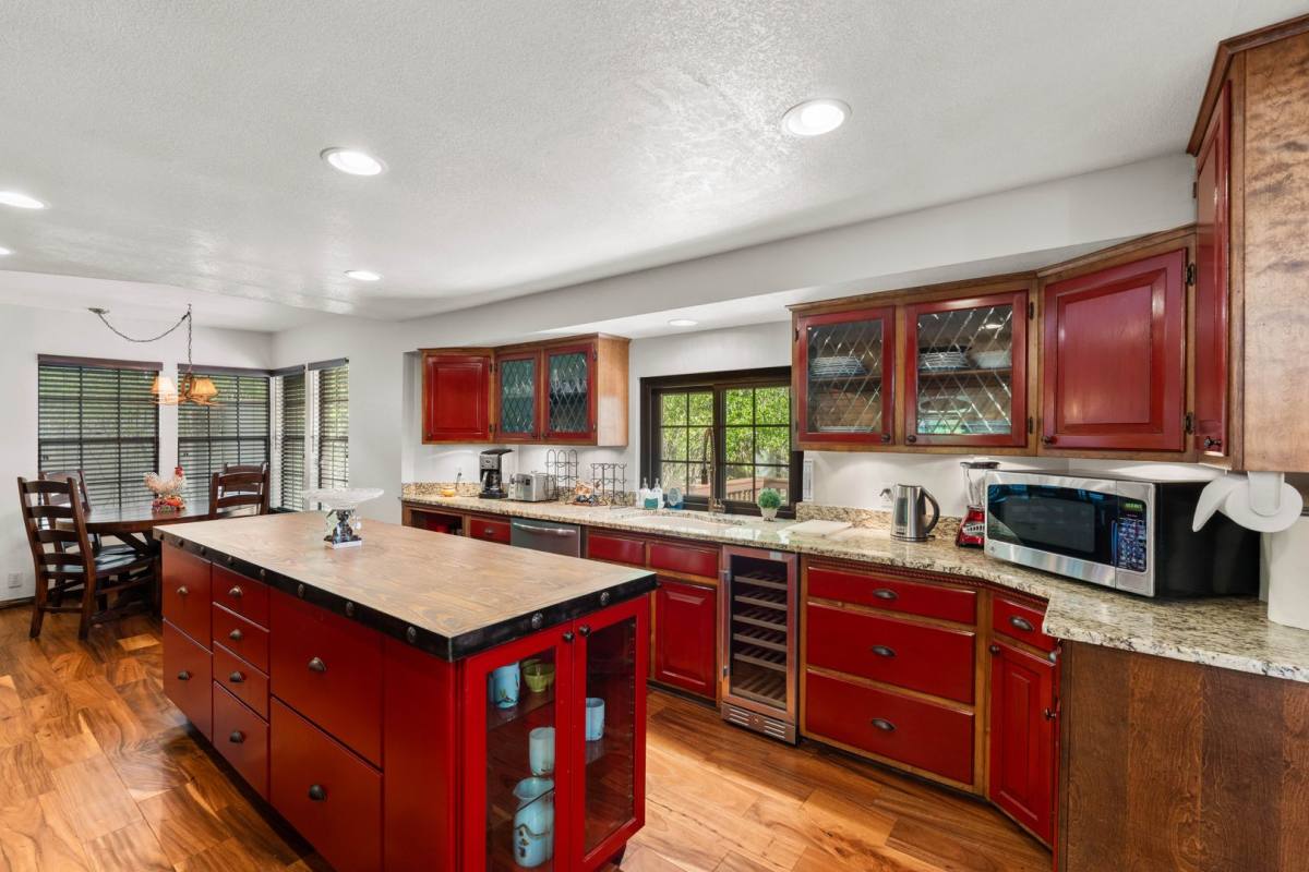 House for rent at 887 Talisman Lane, Lake Arrowhead, CA 92352