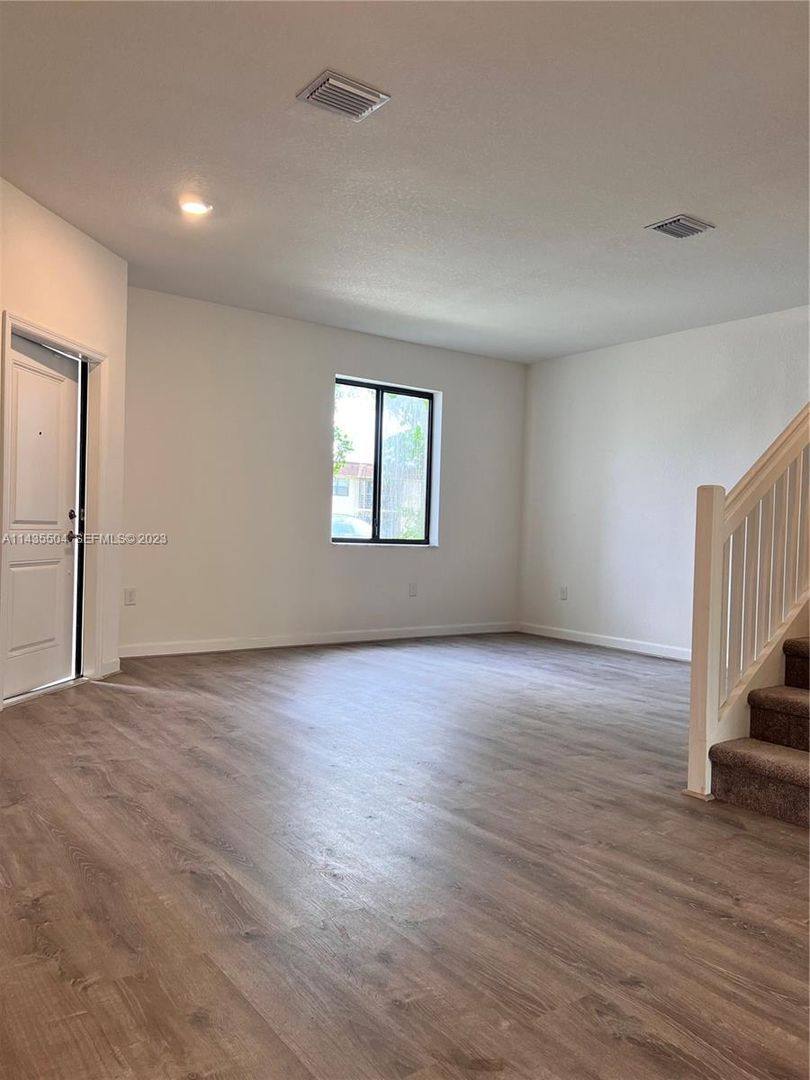 House for rent at 925 NE 211 St, Miami, FL 33179