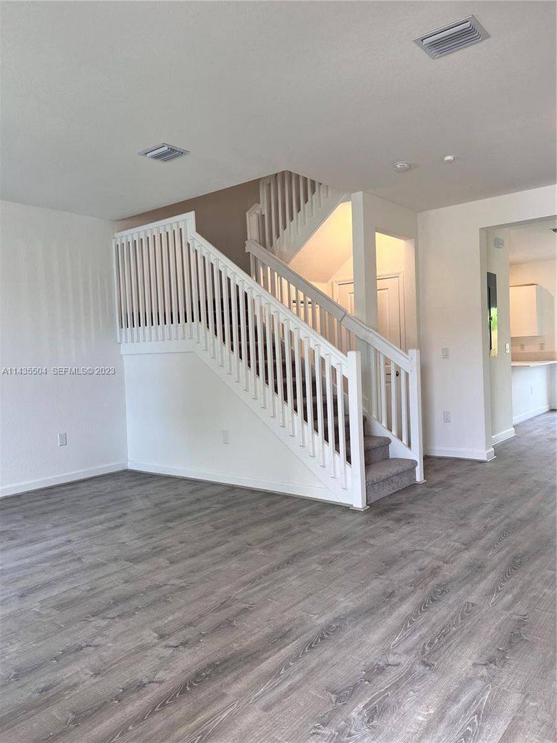 House for rent at 925 NE 211 St, Miami, FL 33179
