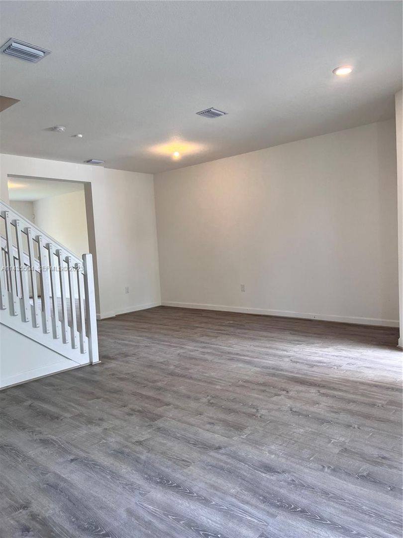 House for rent at 925 NE 211 St, Miami, FL 33179