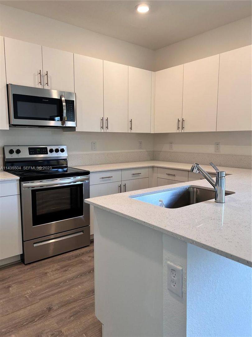 House for rent at 925 NE 211 St, Miami, FL 33179