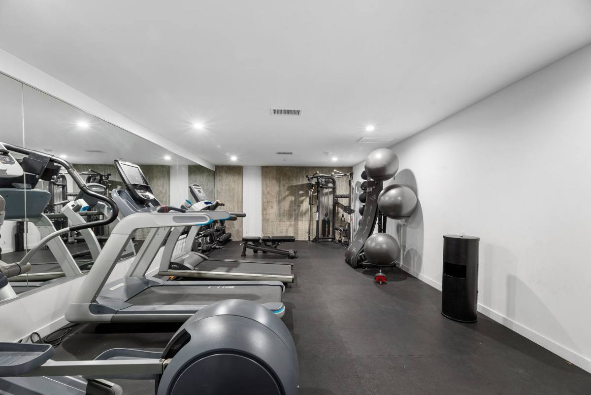 Apartment for rent at 829 Larrabee St, West Hollywood, CA 90069
