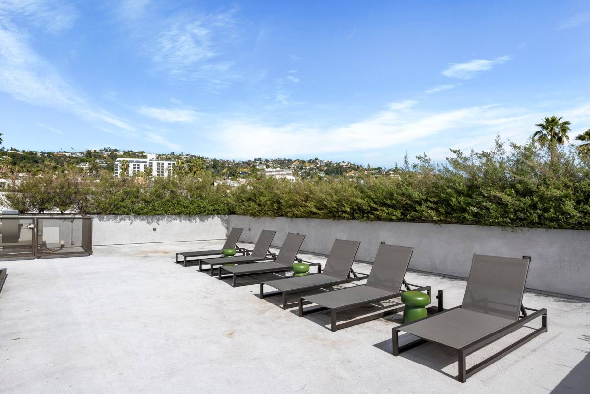 Apartment for rent at 829 Larrabee St, West Hollywood, CA 90069