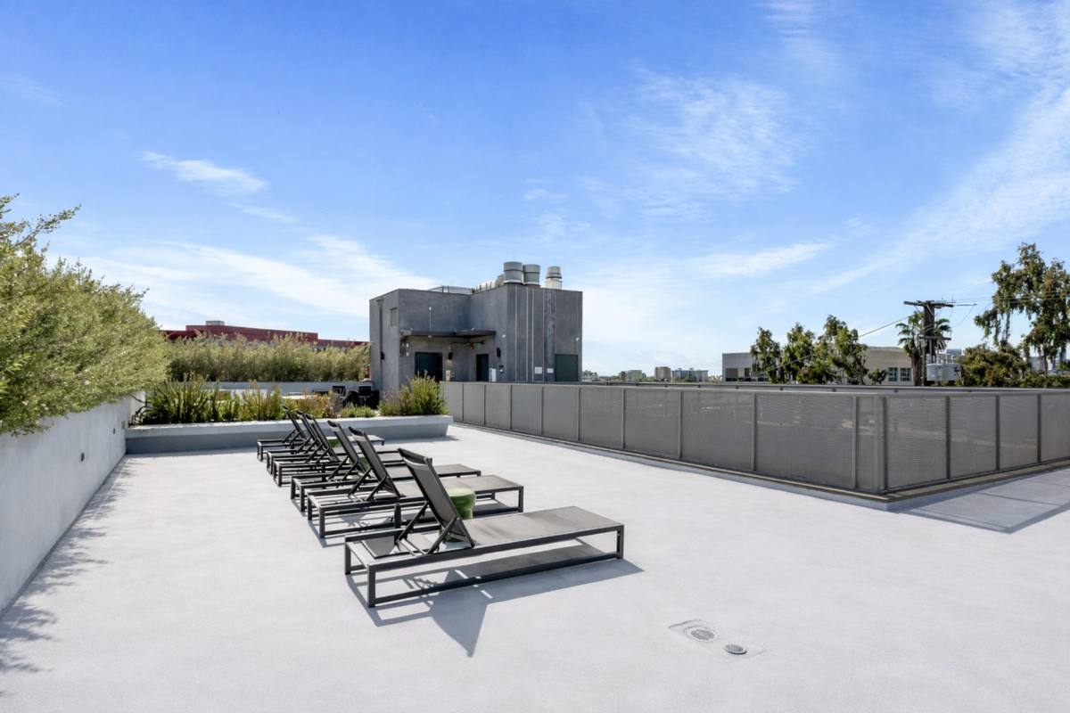 Apartment for rent at 829 Larrabee St, West Hollywood, CA 90069