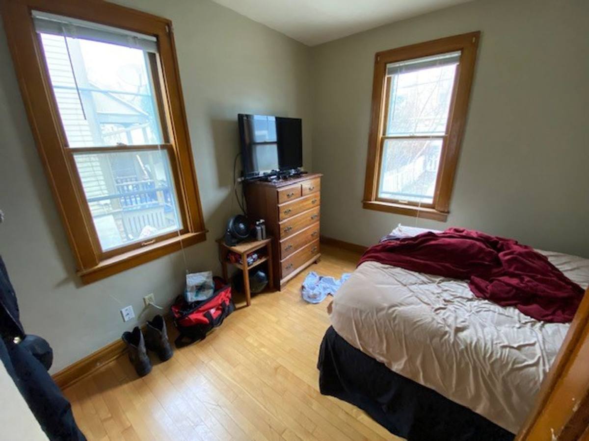 Apartment for rent at 1832-34 N Warren Ave, Milwaukee, WI 53202