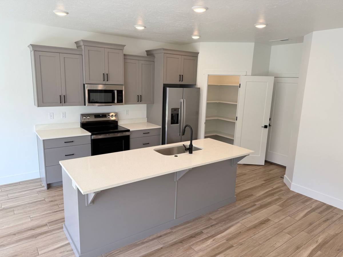 Townhouse for rent at 2013 W 250 S, Hurricane, UT 84737