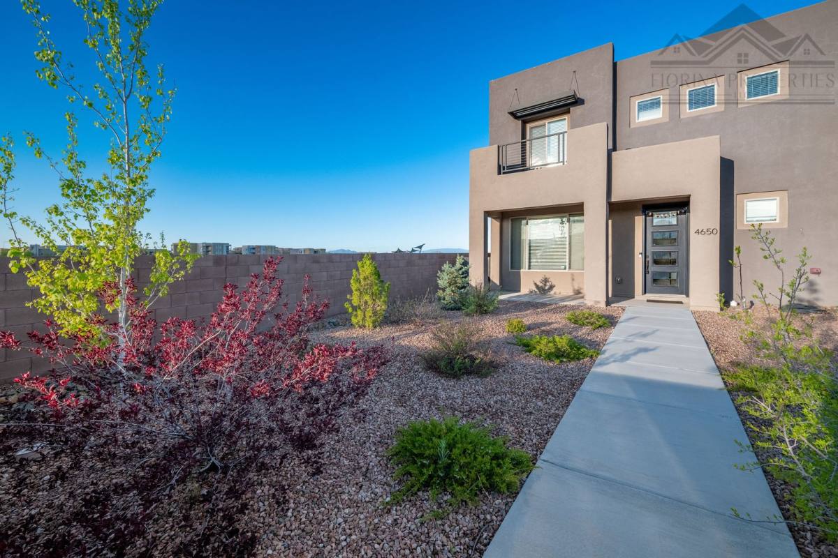 Townhouse for rent at 4650 Rail Runner Rd, Santa Fe, NM 87507