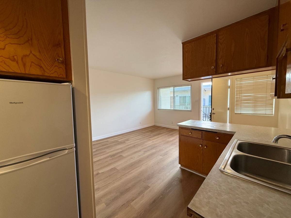 Apartment for rent at 1171 E Meta St, Ventura, CA 93001