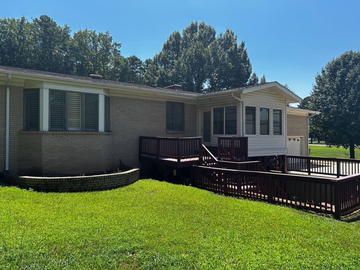 House for rent at 8109 Reames Rd, Charlotte, NC 28216