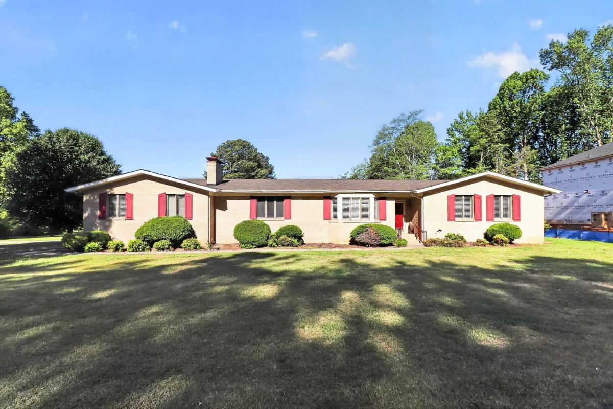 House for rent at 8109 Reames Rd, Charlotte, NC 28216